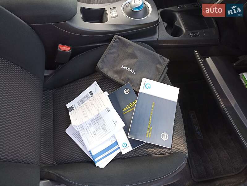 Хэтчбек Nissan Leaf 2014 в Светловодске