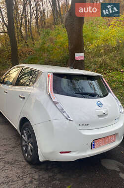 Хэтчбек Nissan Leaf 2014 в Львове