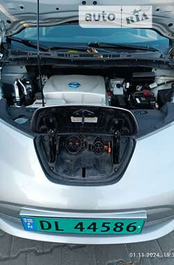 Хетчбек Nissan Leaf 2015 в Рівному