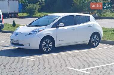 Хэтчбек Nissan Leaf 2015 в Хмельницком