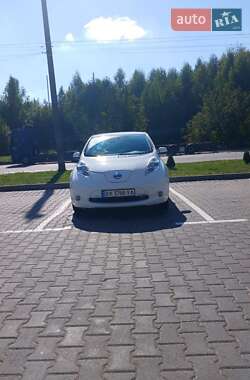 Хэтчбек Nissan Leaf 2015 в Хмельницком
