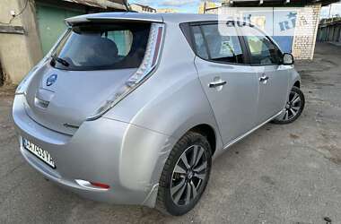 Хетчбек Nissan Leaf 2013 в Києві