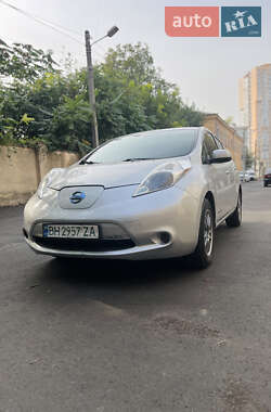 Хэтчбек Nissan Leaf 2015 в Одессе