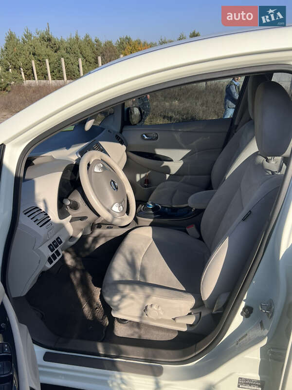 Хетчбек Nissan Leaf 2012 в Житомирі