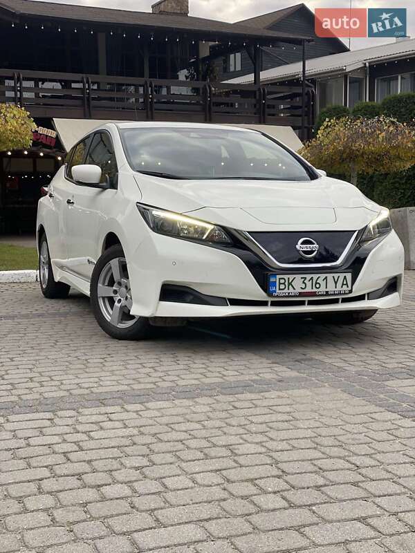Хэтчбек Nissan Leaf 2018 в Ровно