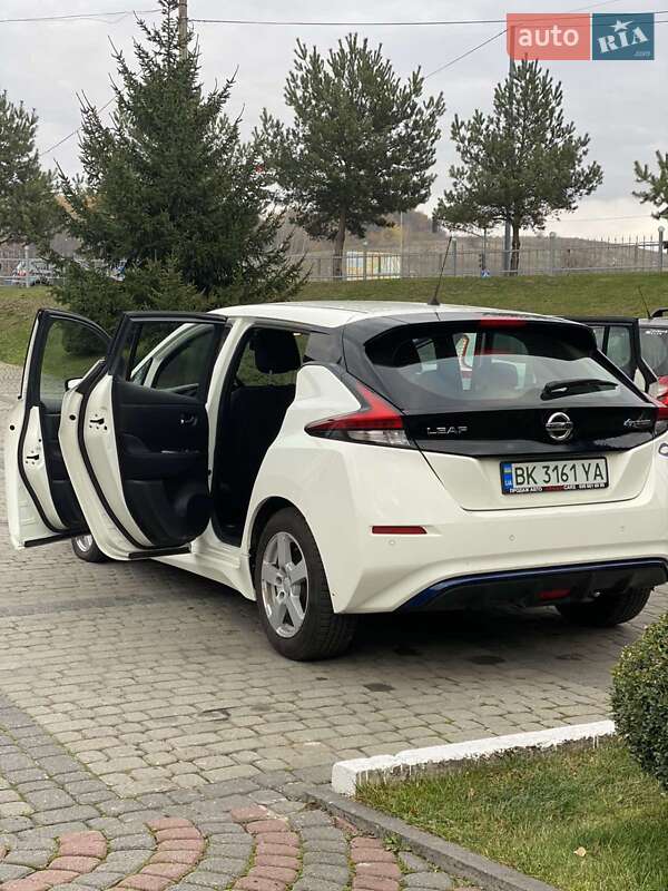 Хэтчбек Nissan Leaf 2018 в Ровно