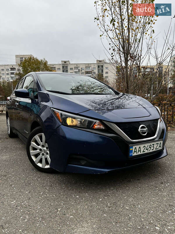 Хэтчбек Nissan Leaf 2019 в Киеве