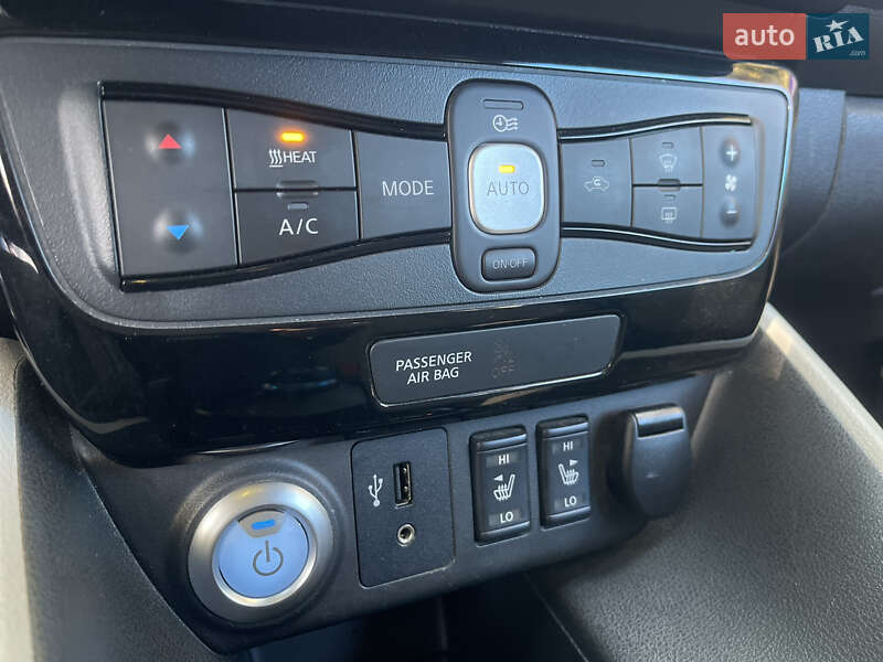 Хэтчбек Nissan Leaf 2018 в Одессе