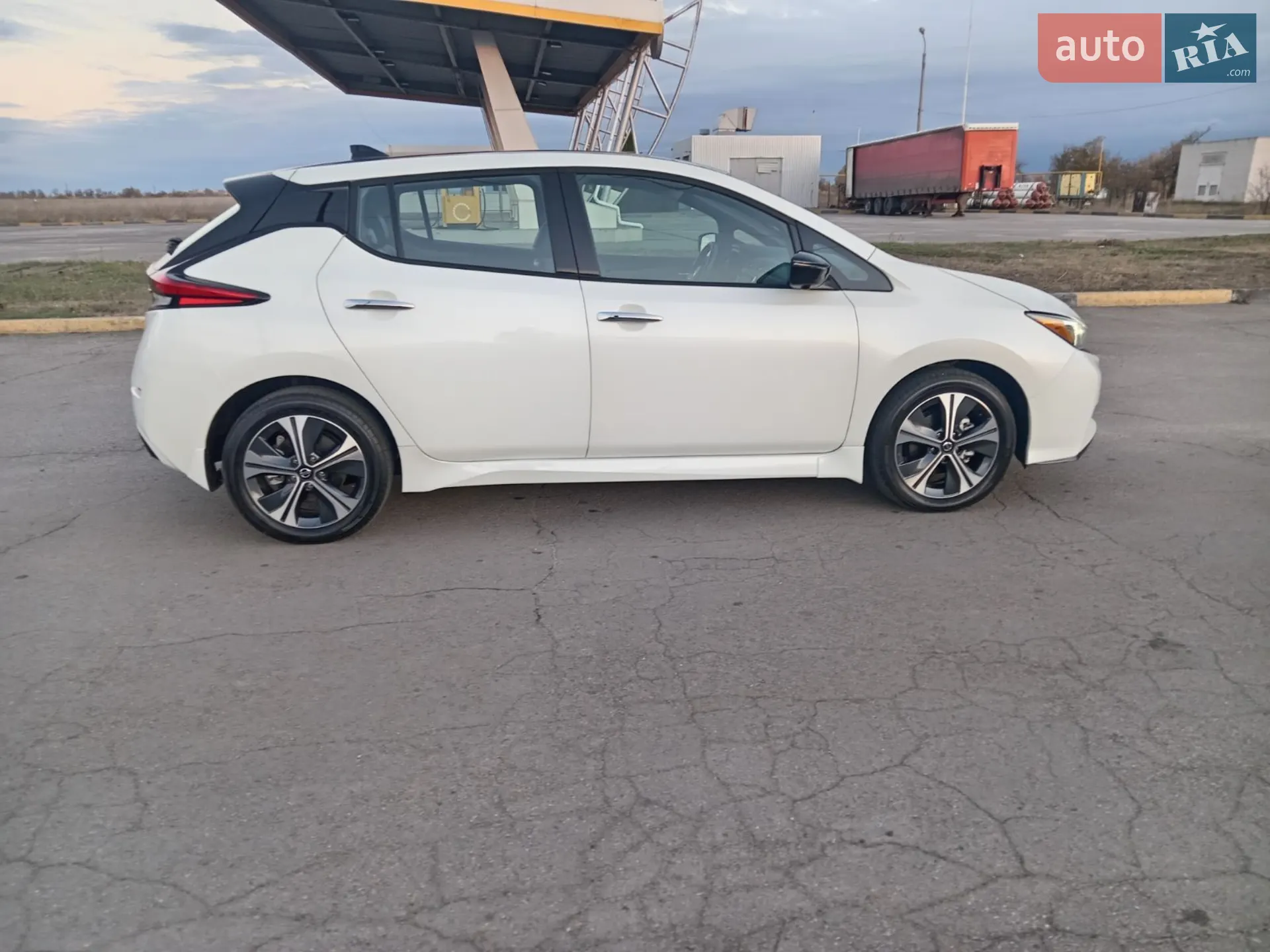 2022 Nissan Leaf - мініатюра 2