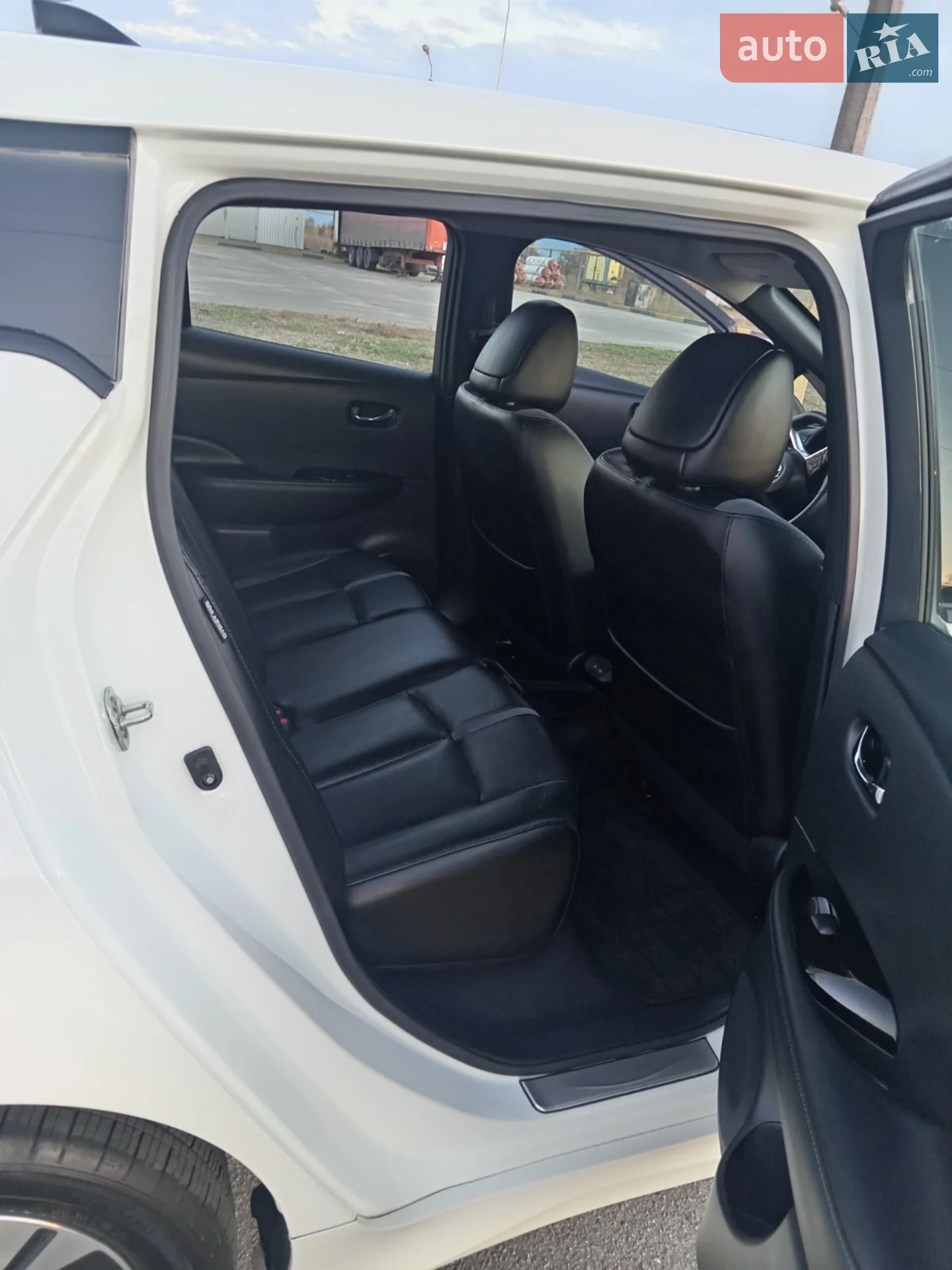 2022 Nissan Leaf - мініатюра 12