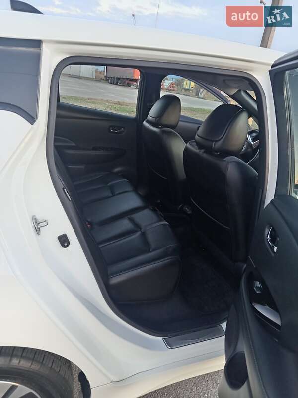 Хетчбек Nissan Leaf 2022 в Дніпрі