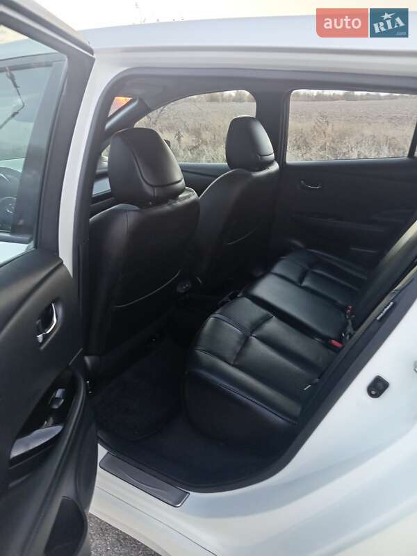 Хетчбек Nissan Leaf 2022 в Дніпрі