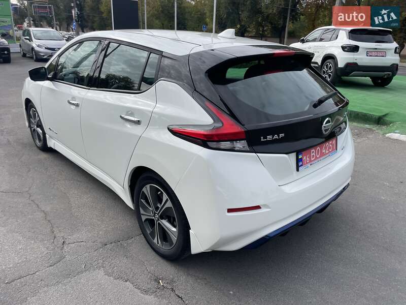 Хэтчбек Nissan Leaf 2018 в Одессе