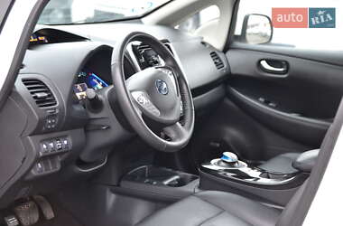 Хэтчбек Nissan Leaf 2015 в 