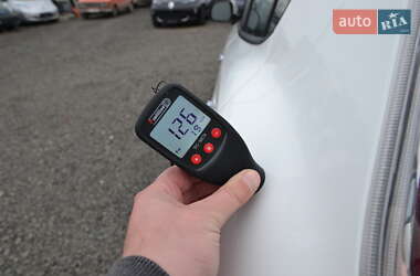 Хэтчбек Nissan Leaf 2015 в 