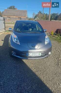 Хэтчбек Nissan Leaf 2013 в 