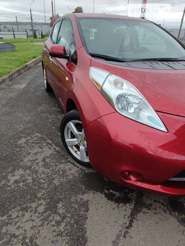 Хэтчбек Nissan Leaf 2014 в Тернополе