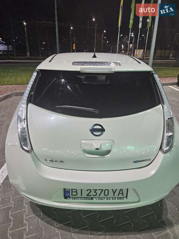 Хэтчбек Nissan Leaf 2017 в Глобине