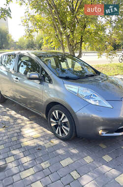 Хэтчбек Nissan Leaf 2015 в Виннице