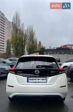 Хетчбек Nissan Leaf 2019 в 