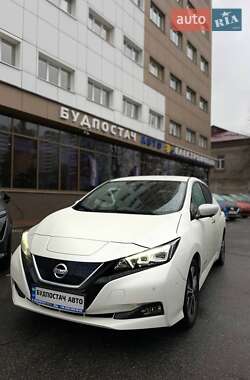 Хетчбек Nissan Leaf 2019 в 