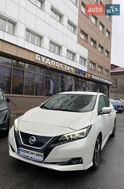 Хетчбек Nissan Leaf 2019 в 