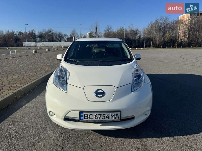 Хэтчбек Nissan Leaf 2014 в Львове