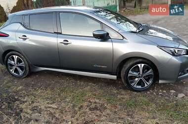 Хэтчбек Nissan Leaf 2019 в Львове