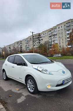 Хэтчбек Nissan Leaf 2015 в Львове