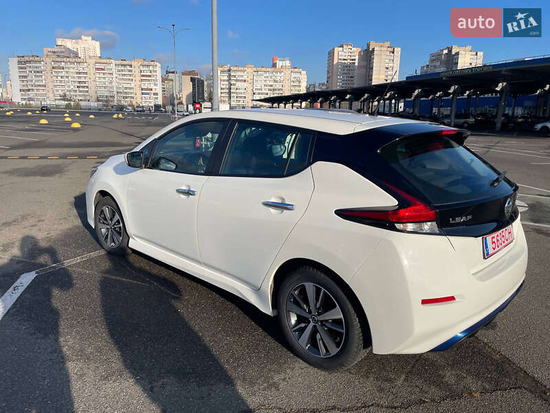 Хэтчбек Nissan Leaf 2019 в Киеве