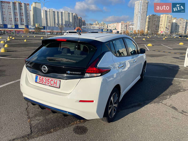 Хэтчбек Nissan Leaf 2019 в Киеве