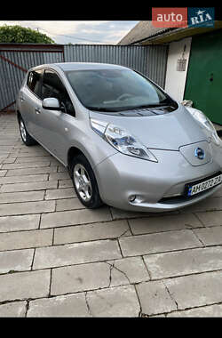 Хэтчбек Nissan Leaf 2011 в Житомире