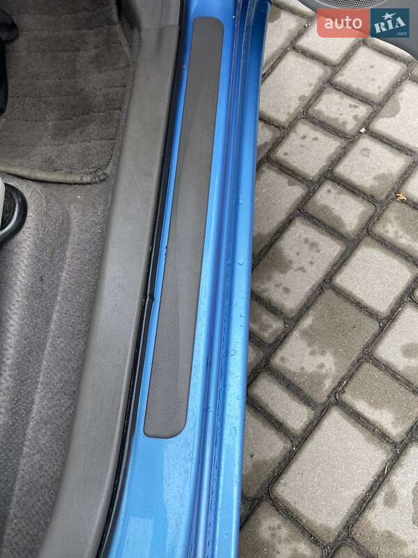 Хэтчбек Nissan Leaf 2011 в Ровно