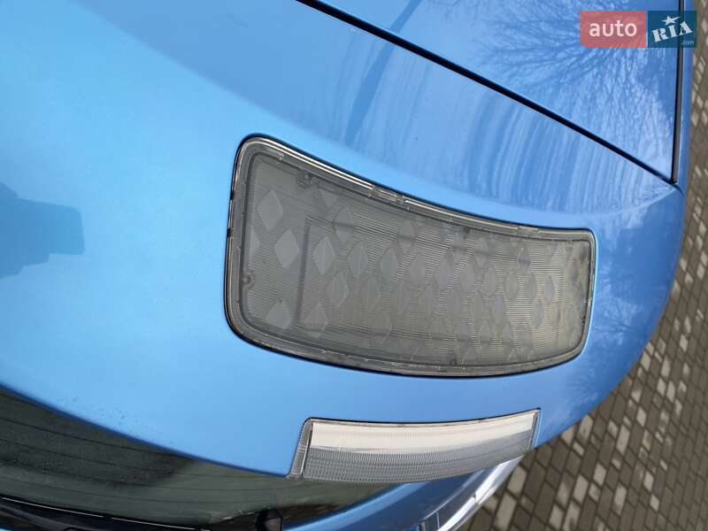 Хэтчбек Nissan Leaf 2011 в Ровно