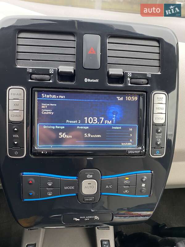 Хэтчбек Nissan Leaf 2011 в Ровно