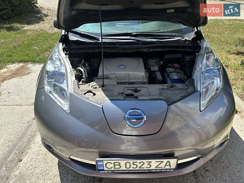 Хэтчбек Nissan Leaf 2015 в Чернигове
