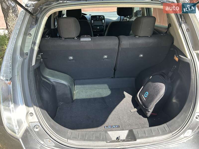 Хэтчбек Nissan Leaf 2015 в Чернигове