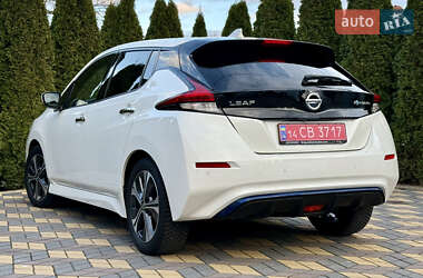 Хэтчбек Nissan Leaf 2021 в Самборе