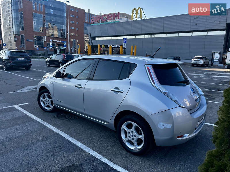 Хэтчбек Nissan Leaf 2012 в Львове