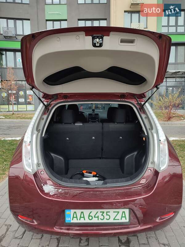 Хэтчбек Nissan Leaf 2017 в Киеве