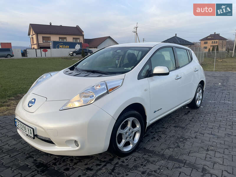 Хетчбек Nissan Leaf 2013 в Чернівцях