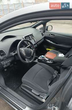 Хетчбек Nissan Leaf 2014 в 