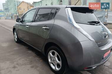 Хетчбек Nissan Leaf 2014 в 