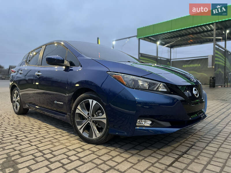 Хэтчбек Nissan Leaf 2018 в Днепре