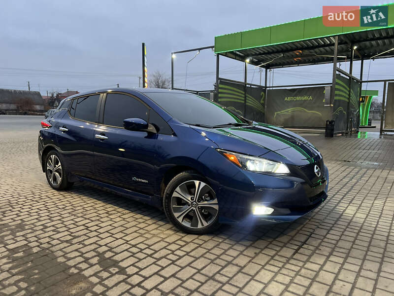 Хэтчбек Nissan Leaf 2018 в Днепре