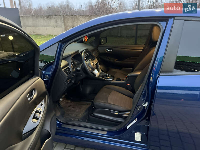 Хэтчбек Nissan Leaf 2018 в Днепре