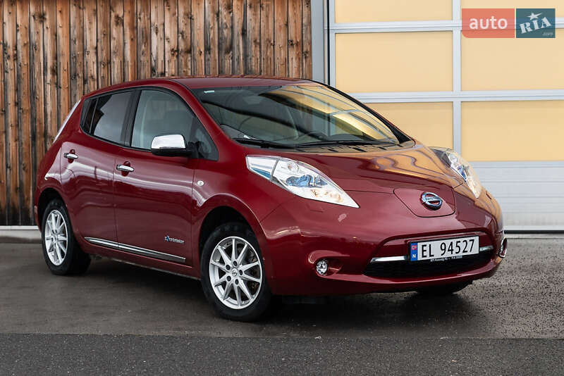 Хэтчбек Nissan Leaf 2016 в Киеве