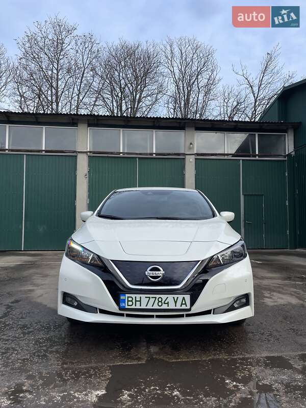 Хэтчбек Nissan Leaf 2021 в Измаиле