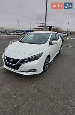 Хэтчбек Nissan Leaf 2019 в Киеве