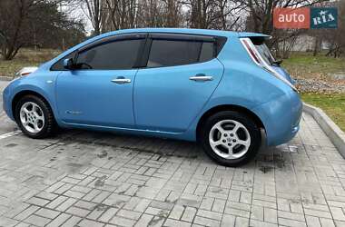 Хетчбек Nissan Leaf 2011 в Дніпрі